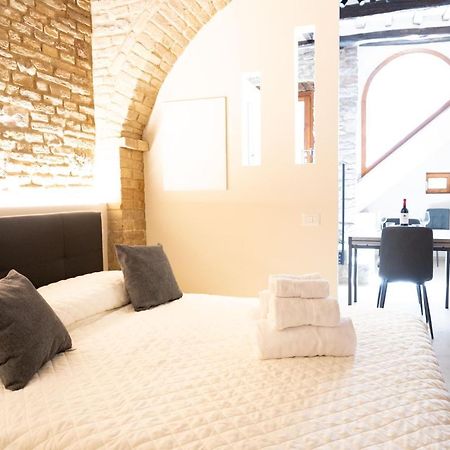 Loft Rustico In Centro Storico Appartement Assisi Buitenkant foto